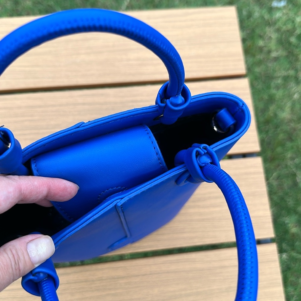 Blue Minimalist Bucket Tote NWOT - Picture 7 of 11
